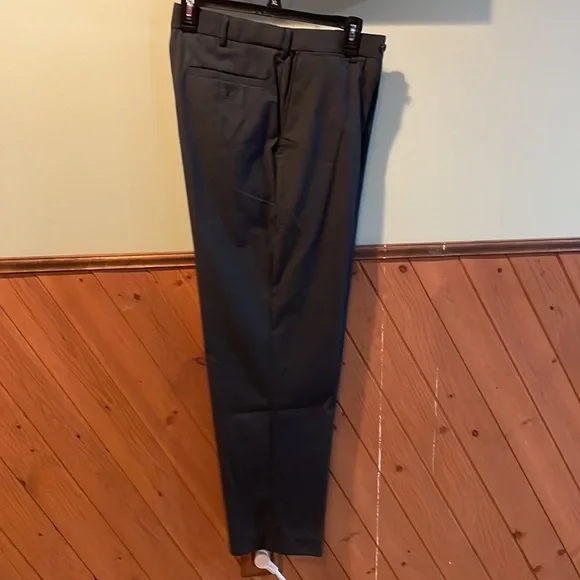 Braggi Mens gray slacks - Picture 2 of 3